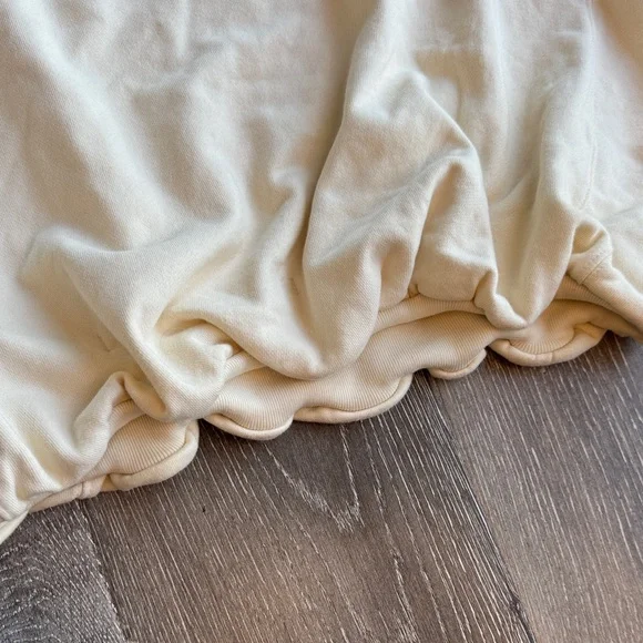 GAP NWT Cream Cropped Crewneck Sweatshirt 0427 - Picture 5 of 7